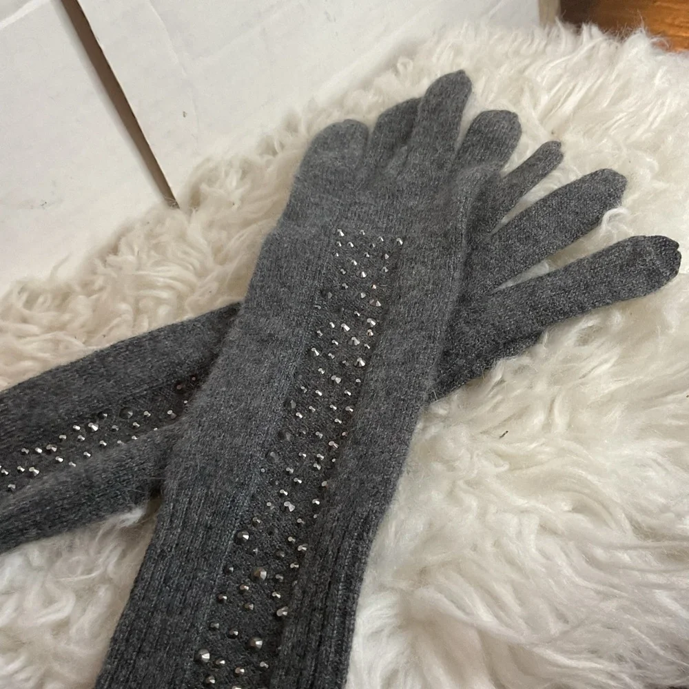 Cashmere Cashmere Gray studded text tip gloves